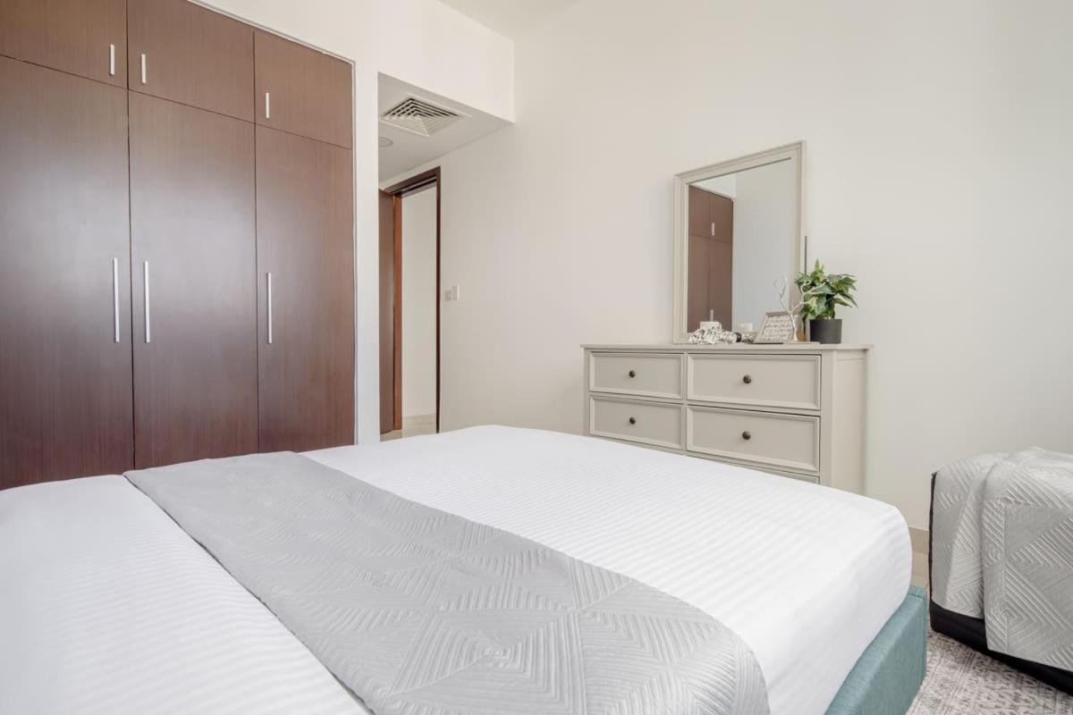 Frank Porter - Marina Blue - Marina Square, Apartment Abu Dhabi