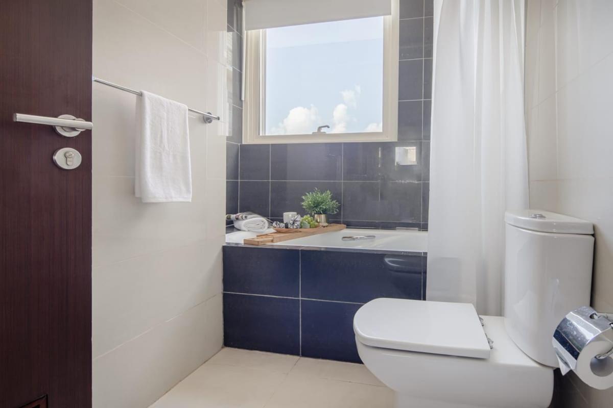 Frank Porter - Marina Blue - Marina Square, Apartment Abu Dhabi