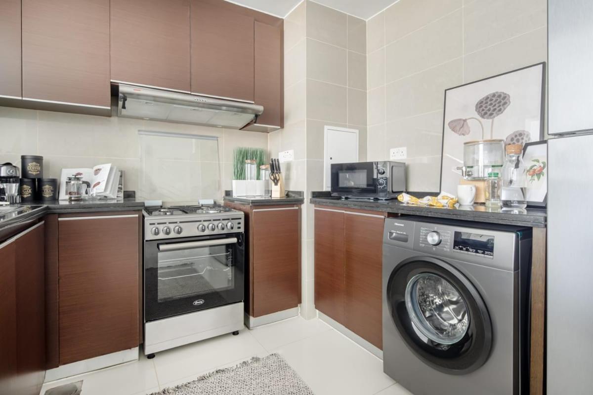 Frank Porter - Marina Blue - Marina Square, Apartment *
