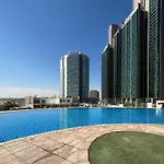 Frank Porter - Marina Blue - Marina Square, Abu Dhabi